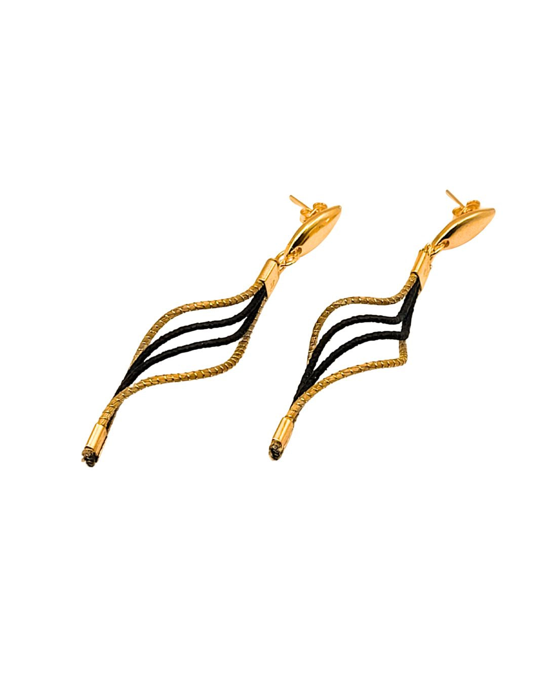 Golden Grass Earring with Intertwined Black and Golden Threads