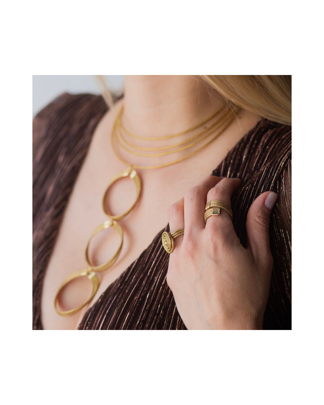 Golden Grass Necklace with Three Golden Circles